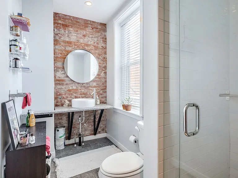 1320 Pine Street — Photo 18
