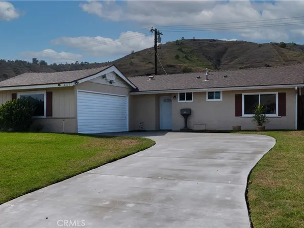 2275 Farringdon Ave, Pomona, CA 91768