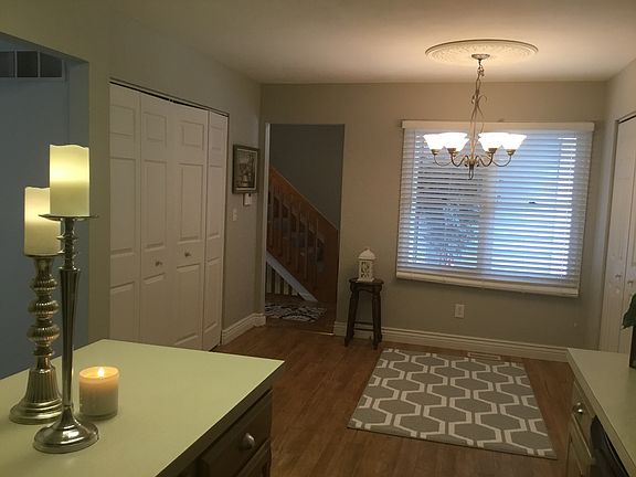 Kitchen dining area