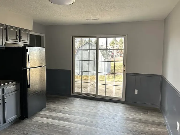 107 Delier St — Photo 4
