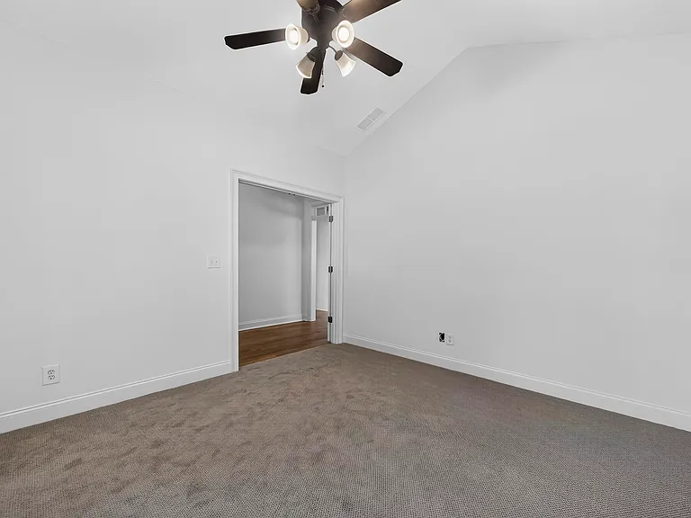 1081 Carriage Ridge Dr — Photo 40