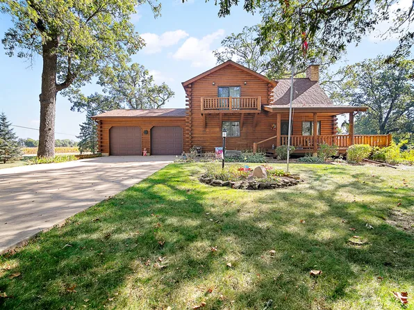 3527 S Wayne Ave, Saint Anne, IL 60964