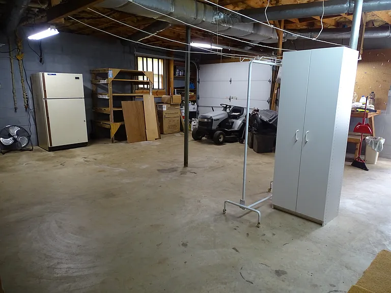5694 Claridge Dr — Photo 27