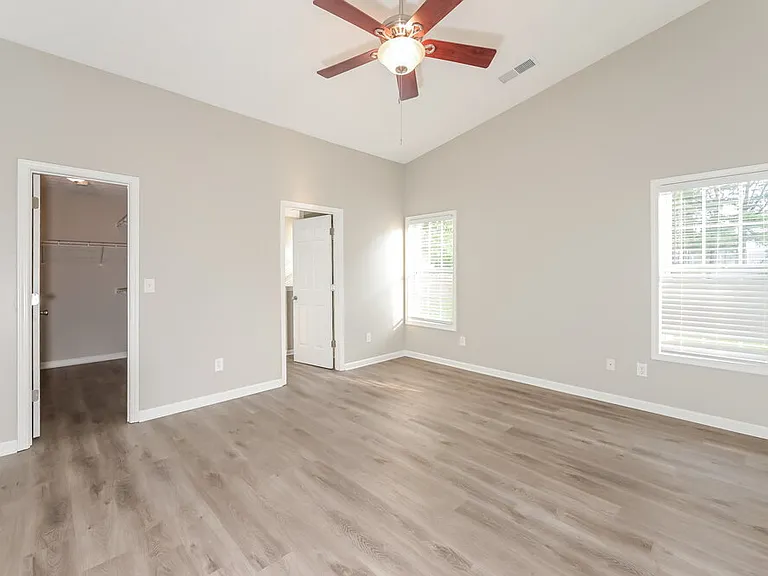 300 Windsor Brook Ln SE — Photo 10