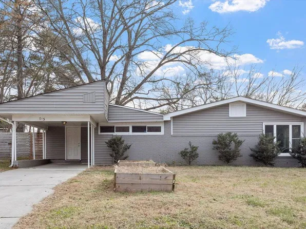 713 Friar Tuck Rd, Raleigh, NC 27610