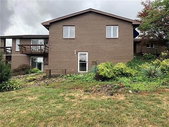5th image of 1210 Sunset Dr