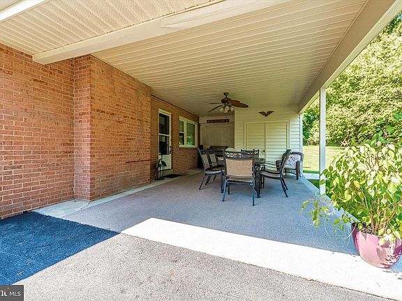 Exterior Front/Carport