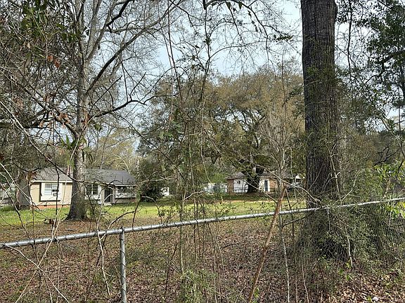 3rd image of 100 Gulf Camp Rd