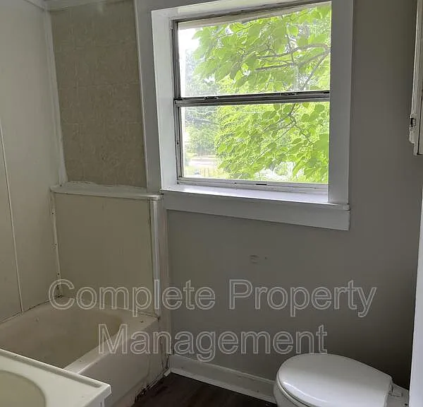 1434 Thomason Ave — Photo 6