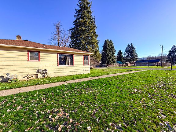 5th image of 780 S Larch St