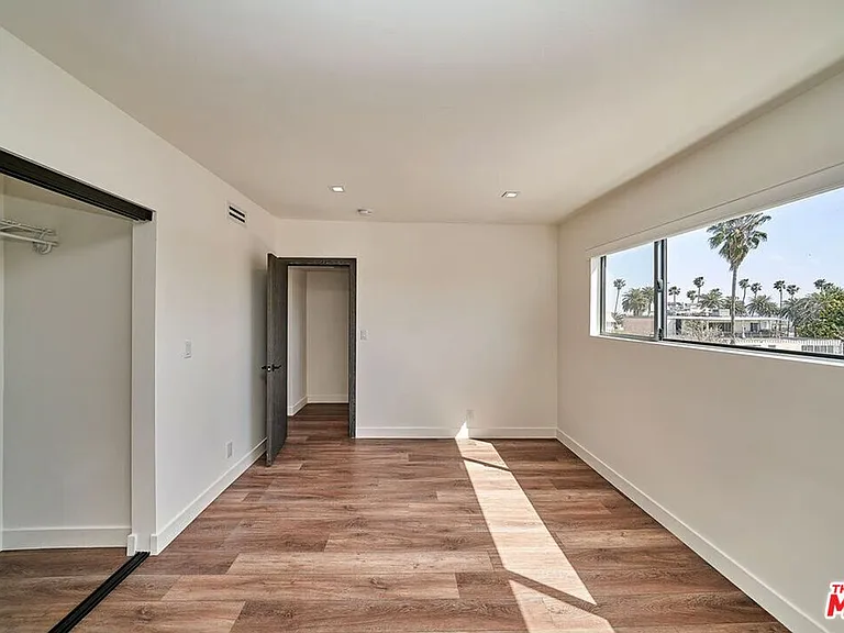 145 S Maple Dr #401 — Photo 27