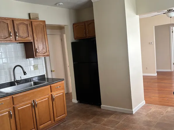 (undisclosed Address), Springfield, MA 01108