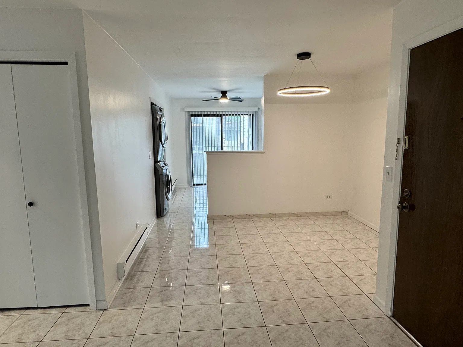 2 bed, 988 sqft, $2,100 — Photo 4