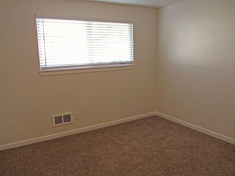 8710 45th Dr NE — Photo 12
