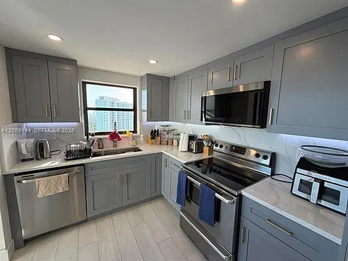 2333 Brickell Ave #CU-2512 Photo 1
