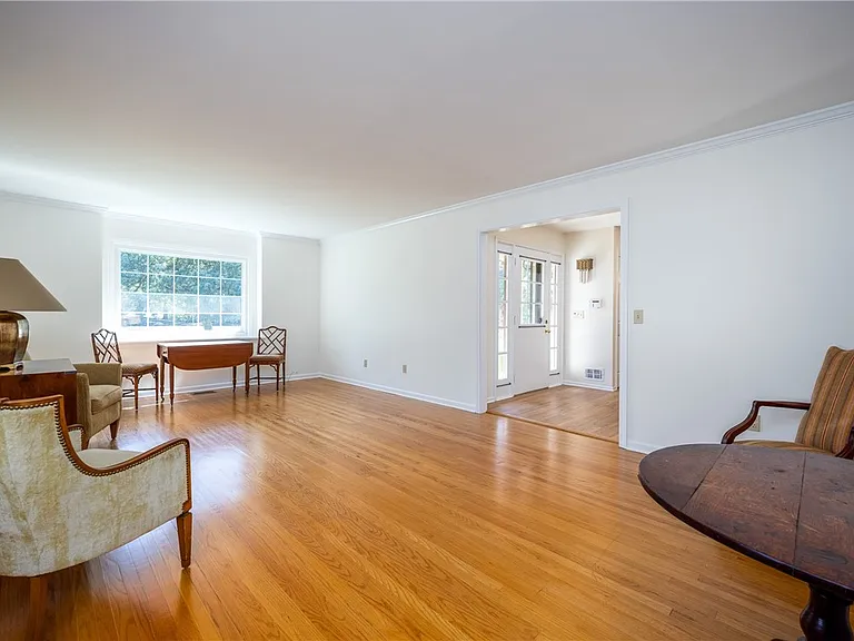 460 Stone Rd — Photo 14