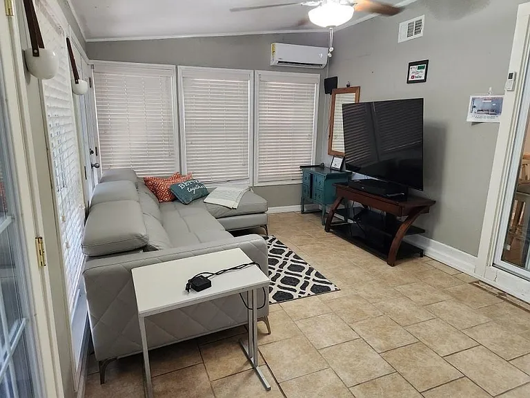 334 W Byrd Blvd — Photo 15