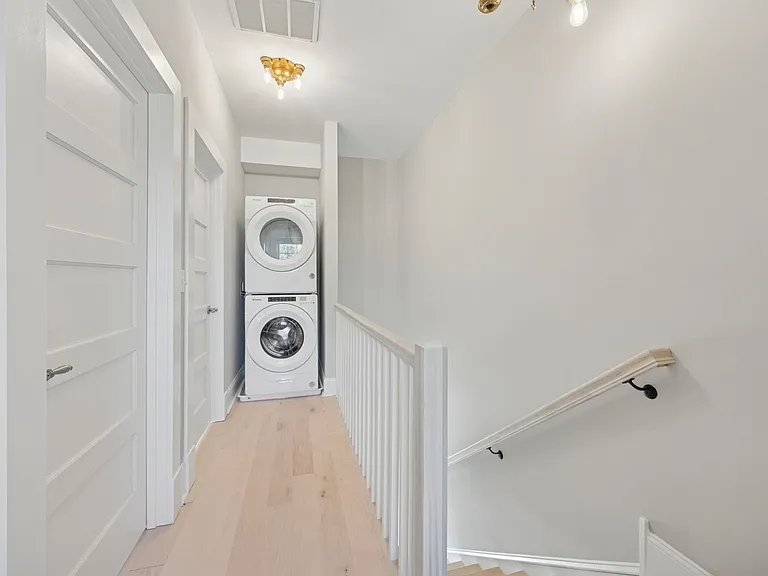 2437 Old Battery Ln — Photo 10