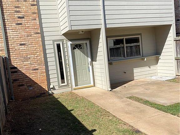 2nd image of 522 Greenlea Chase W