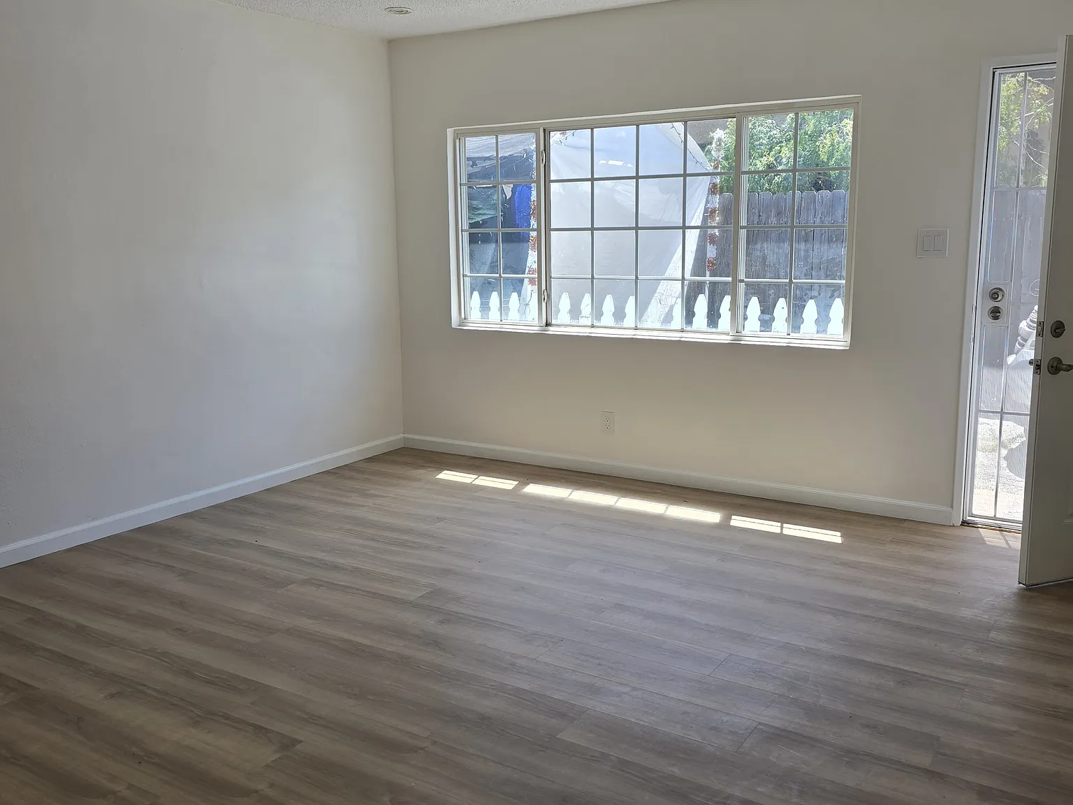 2 bed, 700 sqft, $2,500 — Photo 3
