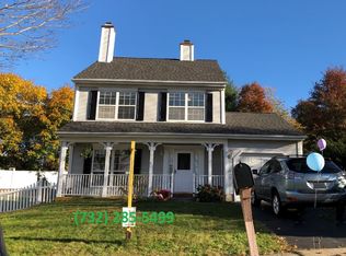 4 Bucknell Ct, Kendall Park, NJ 08824