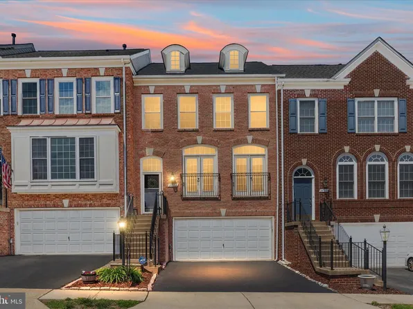 14712 Corner Post Pl, Haymarket, VA 20169