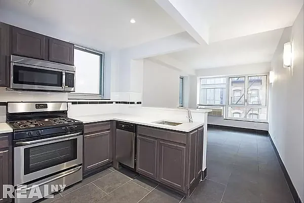 Rented by REAL New York | media 7