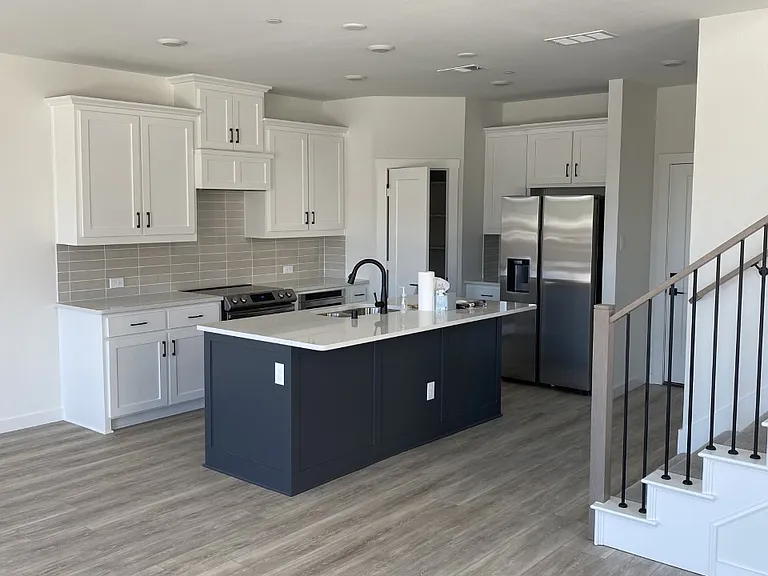 7323 Ventura Ln — Photo 2