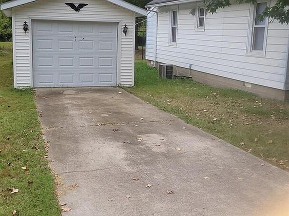 4th image of 211 W Bryan St