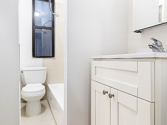 5th image of 341 W 45th St #225