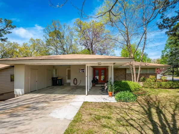 2 Pilot Point Pl, Little Rock, AR 72205