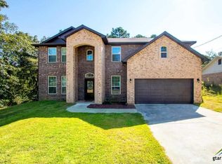 358 Carriage Ln, Gladewater, TX 75647