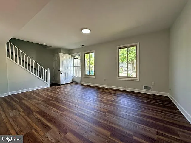 47 King Henry Cir #47 — Photo 2