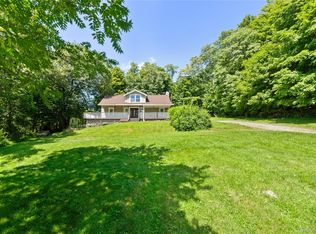 35 Honeymoon Ln, Poughkeepsie, NY 12603