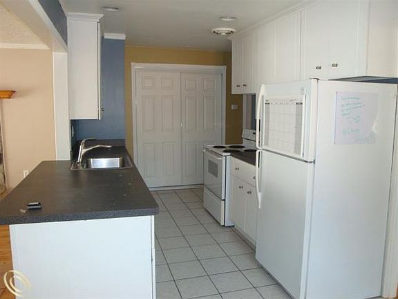 5th image of 12 Essex St