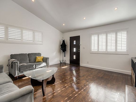 3rd image of 2127 Oak Glen Pl