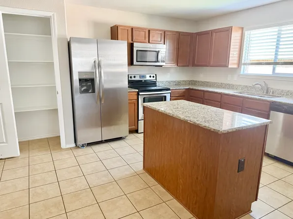 6928 Derbyshire Dr, Fort Worth, TX 76137