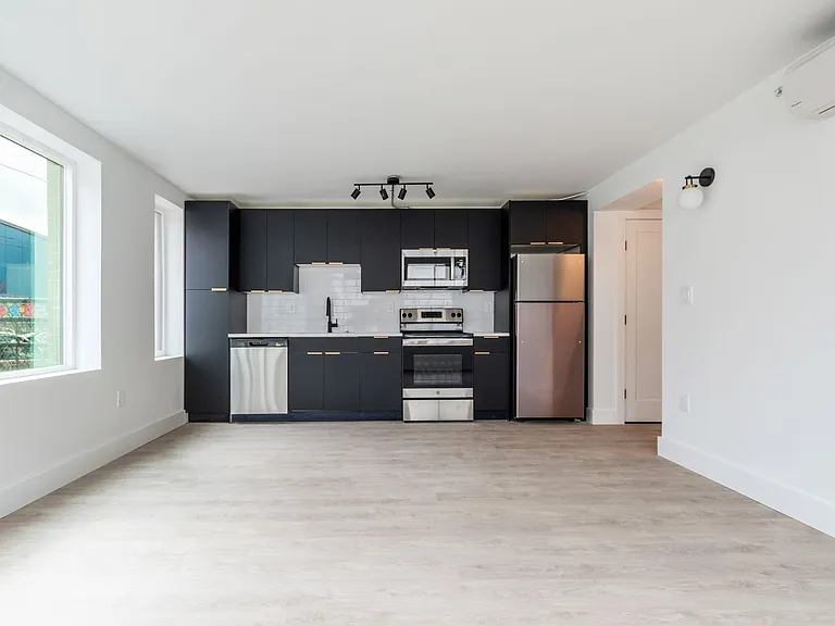 Artist's View 734 S 17th St — Photo 13