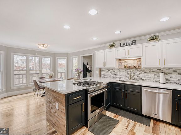 3rd image of 9005 Ridgestone Ct