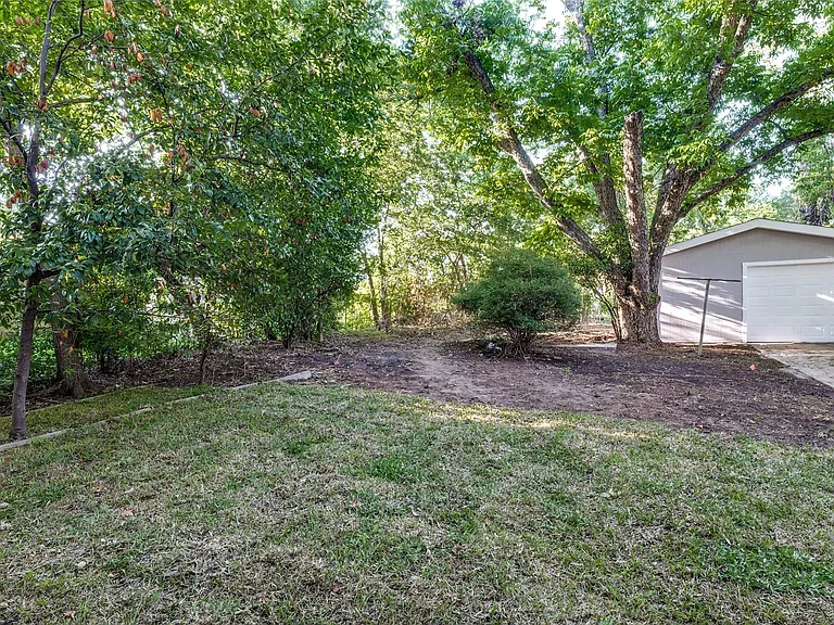 2628 Wilkinson Ave — Photo 25
