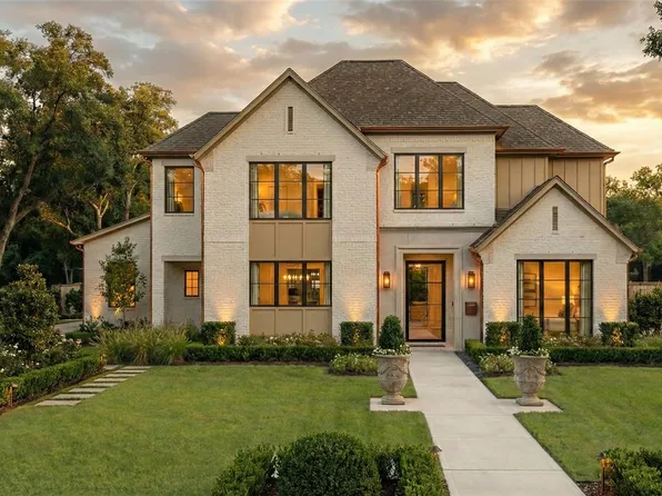 10722 Old Coach Ln, Houston, TX 77024