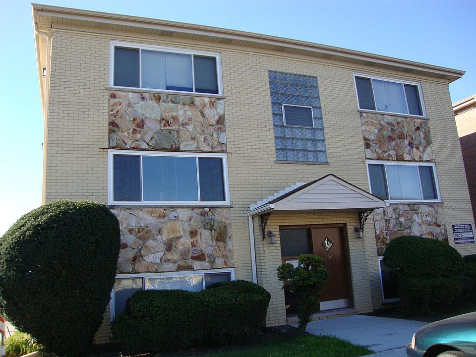 1st image of 10451 Carol Ct APT 1E