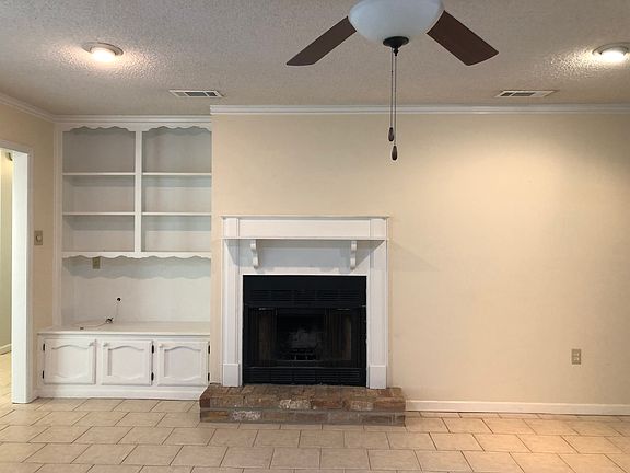 3rd image of 715 Stoney Creek Ave