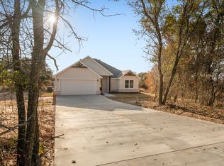 305 Ravestone Ct, Weatherford, TX 76088