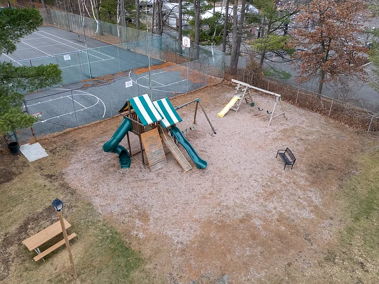 212 Regency Park Dr — Photo 12