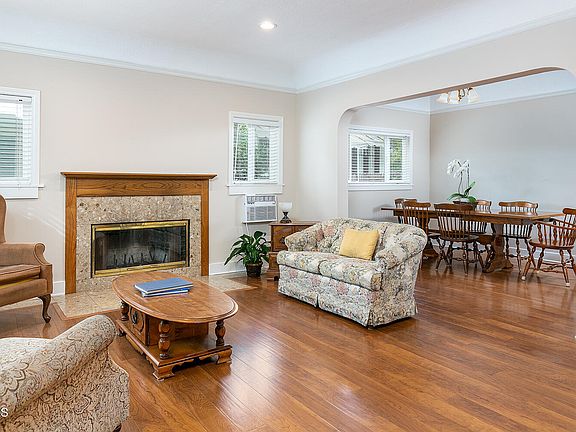 5th image of 5132 Dahlia Dr