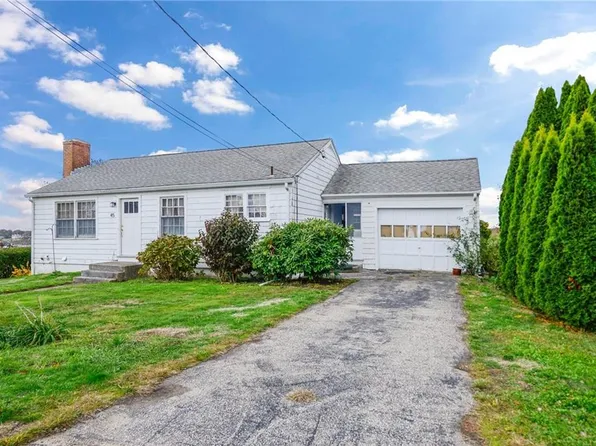 45 Leonard Bodwell Rd, Narragansett, RI 02882