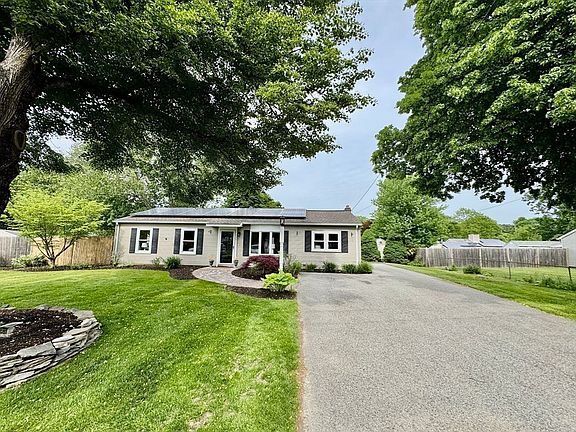3rd image of 534 Hogg Memorial Dr