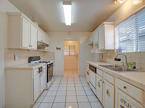 5th image of 16412 Harvest Ave