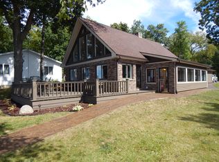 1800 Lane 150 Hamilton Lake, Hamilton, IN 46742